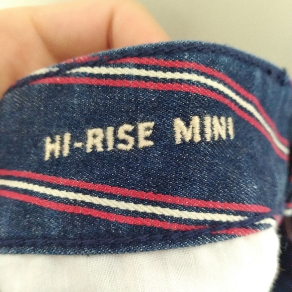 American Eagle Dark Wash Denim Hi Rise Mini Skirt with Raw Hem Size 6 - Picture 10 of 13